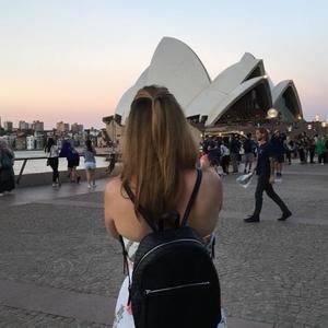 Meet your Posher, Maria florencia